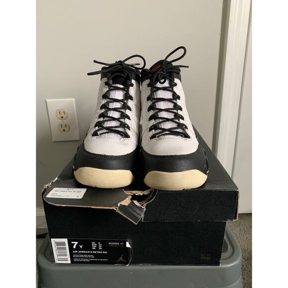 Air Jordan Retro GS Space jam 2010 Size 7Y Black White Red